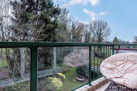 3 bedroom flat for sale, Foreland Court,  Holders Hill Road,  NW4