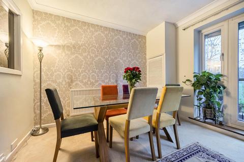 3 bedroom flat for sale, Foreland Court,  Holders Hill Road,  NW4