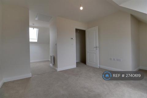 3 bedroom terraced house to rent, Madura Gardens, Milton Keynes, MK8