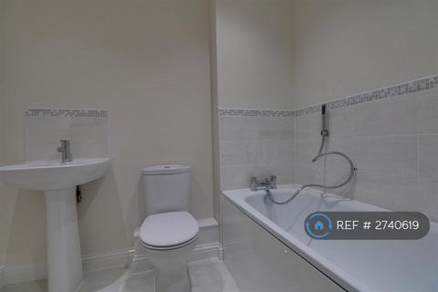 3 bedroom terraced house to rent, Madura Gardens, Milton Keynes, MK8