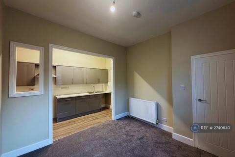 1 bedroom terraced house to rent, Commonside, Batley, WF17