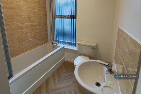 1 bedroom terraced house to rent, Commonside, Batley, WF17
