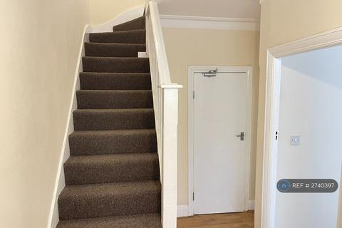4 bedroom terraced house to rent, Oakdale Road, London, N4