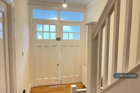 4 bedroom terraced house to rent, Oakdale Road, London, N4