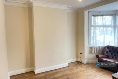 4 bedroom terraced house to rent, Oakdale Road, London, N4