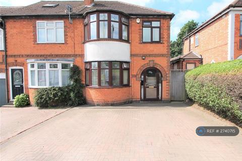 3 bedroom semi-detached house to rent, Harborough Road, Oadby, Leicester, LE2