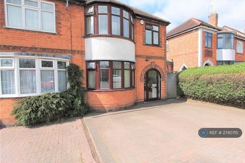 3 bedroom semi-detached house to rent, Harborough Road, Oadby, Leicester, LE2