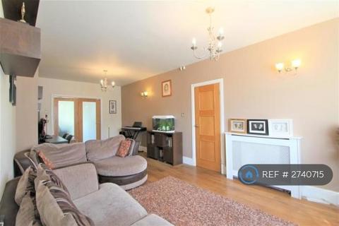 3 bedroom semi-detached house to rent, Harborough Road, Oadby, Leicester, LE2