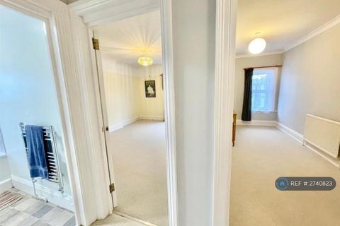 2 bedroom flat to rent, Church Road, St. Leonards-On-Sea, TN37
