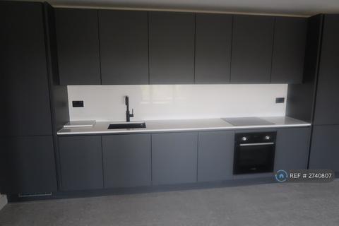 2 bedroom flat to rent, Glengall Road, London, IG8