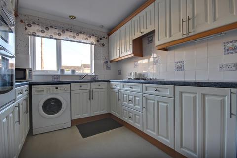 2 bedroom detached bungalow for sale, Oak Drive, Hull