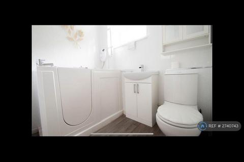 1 bedroom bungalow to rent, Paddock Lane, Redditch, B98
