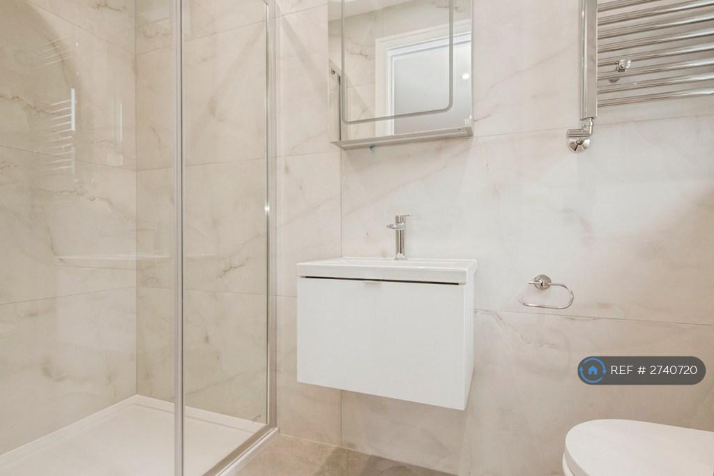 Bedroom 3 Ensuite