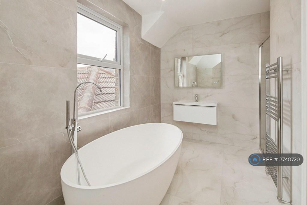 Bedroom 2 Ensuite