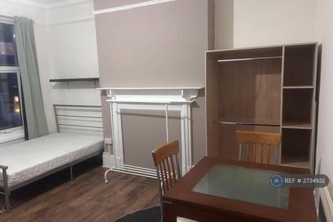 1 bedroom in a house share to rent, Northfield Road, London, N16