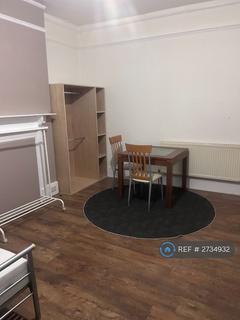 1 bedroom in a house share to rent, Northfield Road, London, N16
