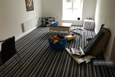 1 bedroom flat to rent, Tudor Way, Knaphill, Woking, GU21