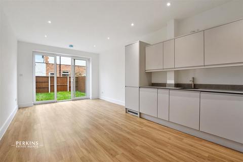 2 bedroom flat to rent, Acton, W3