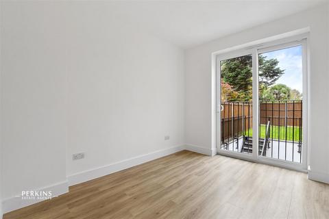 2 bedroom flat to rent, Acton, W3