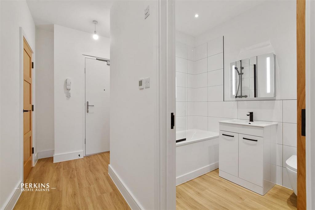 GC- Flat 6 115 Twyford Ave  - HALL (6).JPG