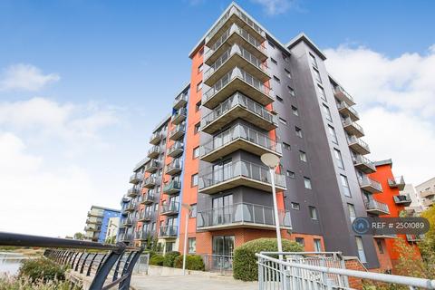 2 bedroom flat to rent, Brook Court, Barking, IG11