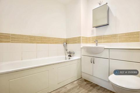 2 bedroom flat to rent, Brook Court, Barking, IG11