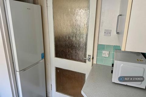 1 bedroom flat to rent, The Cloisters, Canterbury, CT1