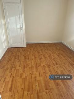 3 bedroom flat to rent, Ida Road, London, N15