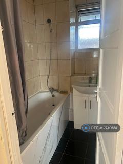 3 bedroom flat to rent, Ida Road, London, N15