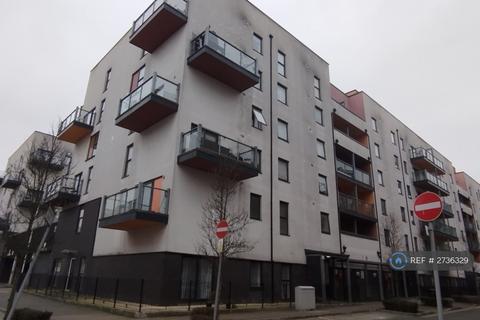 2 bedroom flat to rent, Priory Court, Romford, RM7