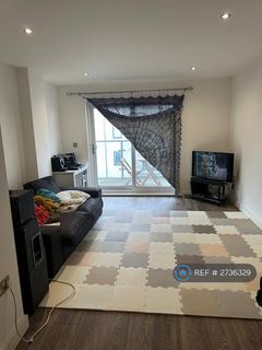 2 bedroom flat to rent, Priory Court, Romford, RM7