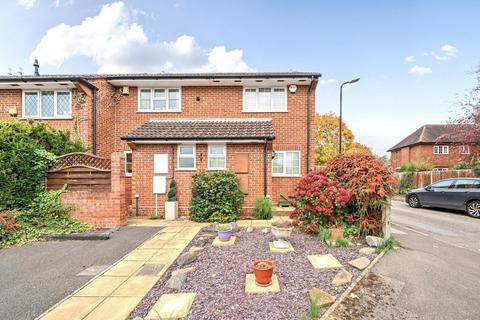 2 bedroom end of terrace house for sale, St. Michaels Court, Slough, Berkshire