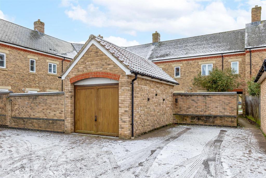 Garage/Parking
