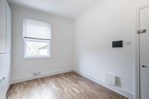 Studio to rent, Flat 5 12 Eccleston Road