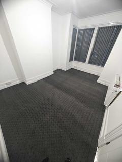 4 bedroom terraced house to rent, Leeds LS8