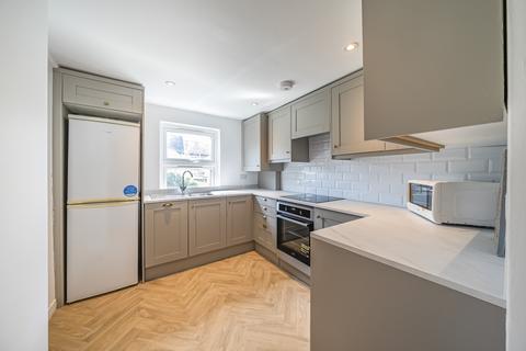 1 bedroom property to rent, Langroyd Road, Tooting, London, SW17