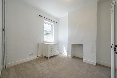 1 bedroom property to rent, Langroyd Road, Tooting, London, SW17