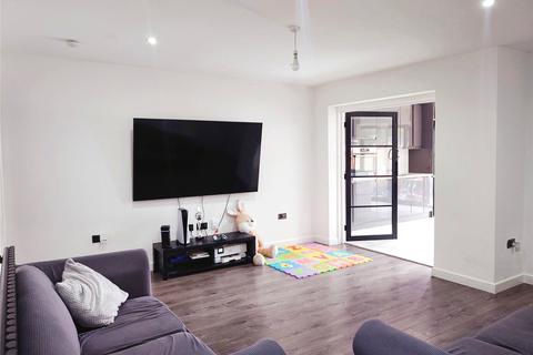 4 bedroom end of terrace house for sale, Grasmere Avenue, Slough, Berkshire