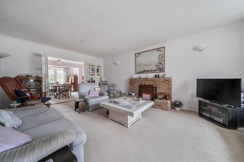 4 bedroom detached house for sale, Luton Road, Wilstead