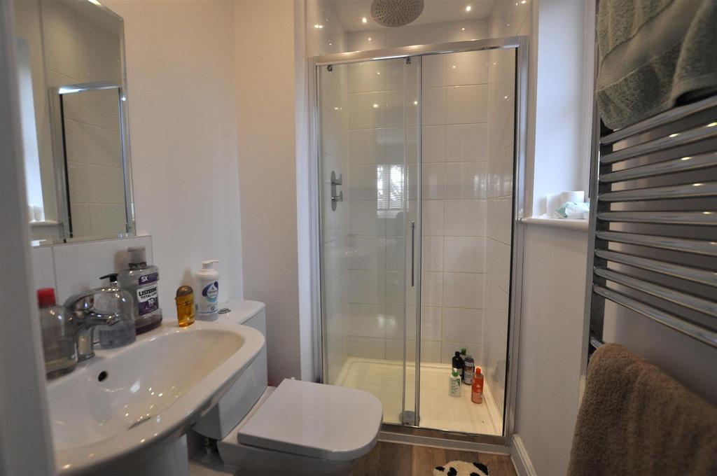 Ensuite.JPG