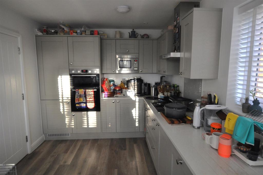 Kitchen 1.JPG