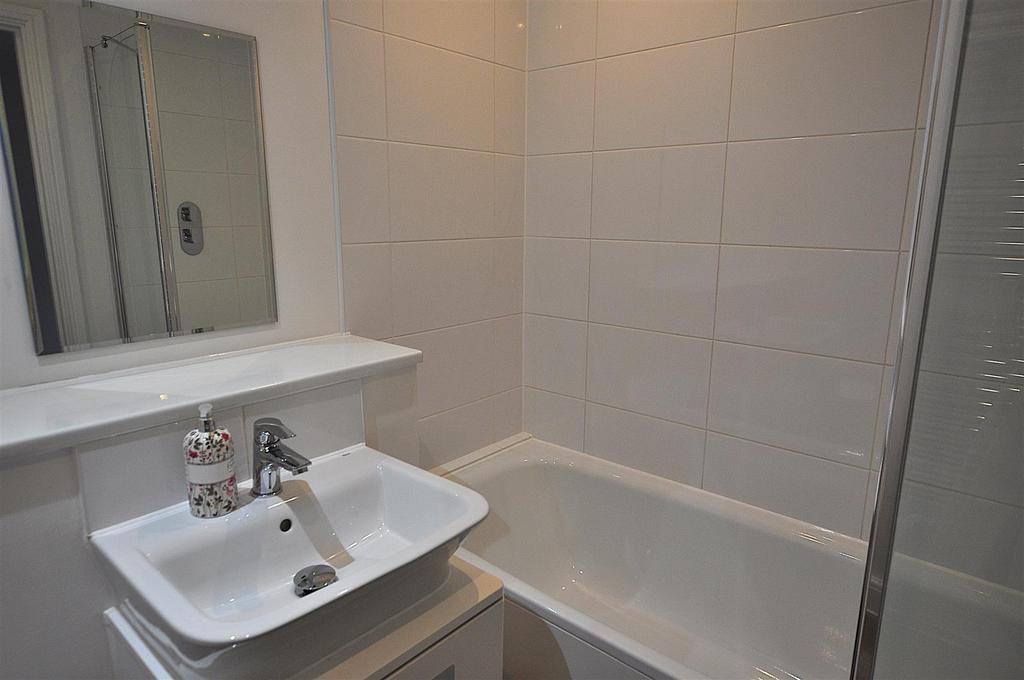Bathroom.JPG