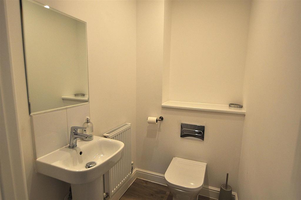 Downstairs WC.JPG