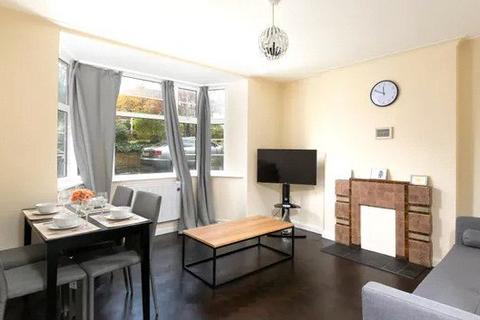 2 bedroom property to rent, Barrington Court, Colney Hatch Lane, London, N10