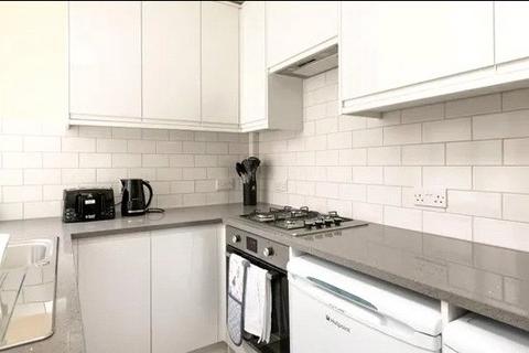 2 bedroom property to rent - Barrington Court, Colney Hatch Lane, London, N10