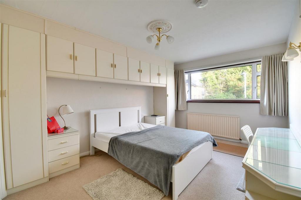 Bedroom 1.jpg