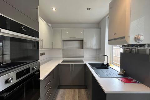 2 bedroom terraced house to rent, Regent Street, Sandiacre, NG10 5AU