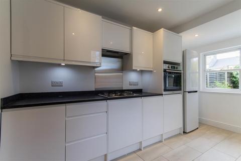 3 bedroom terraced house to rent, Suez Road, Cambridge