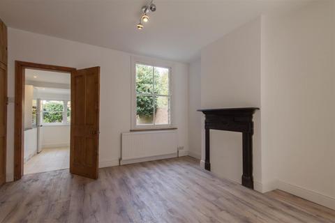 3 bedroom terraced house to rent, Suez Road, Cambridge