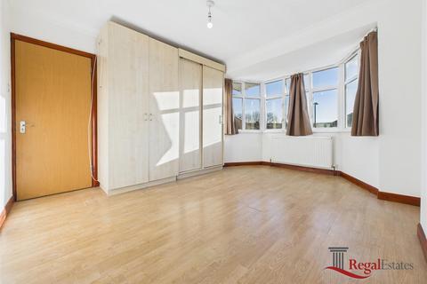 2 bedroom flat to rent, Everton Drive, Stanmore, HA7 1EA